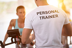 Personal Trainer provides coaching tips at PS Physio Clinic